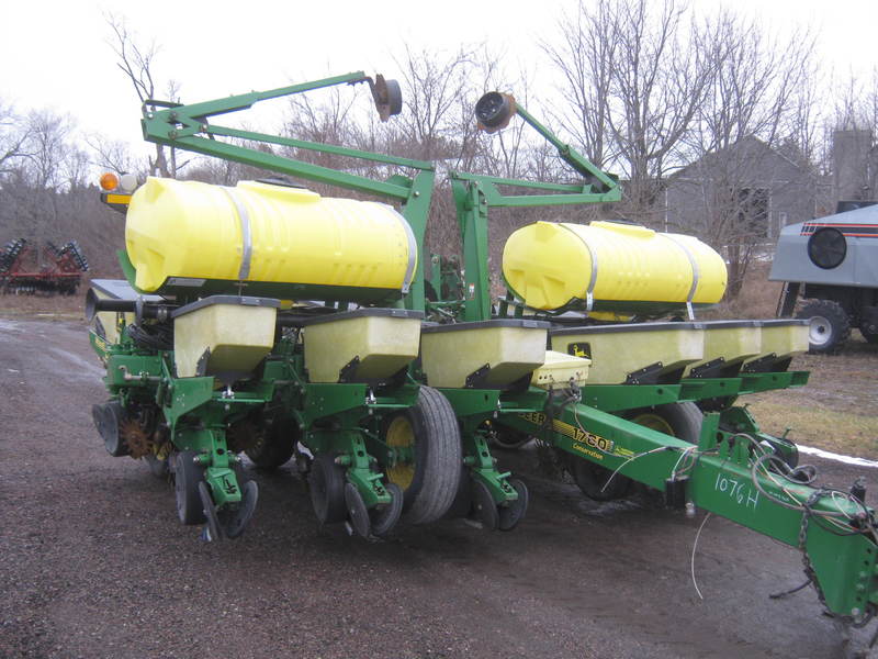 Planting Equipment  John Deere 1760 Planter  Photo